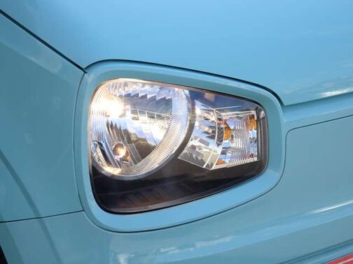 【ハロゲンライト】暗い夜道や視界の悪い日でも快適なドライブが可能！『ＬＥＤ』や『ＨＩＤ』といったさらに明るくスタイリッシュなヘッドライトにもＯＰで変更可能です