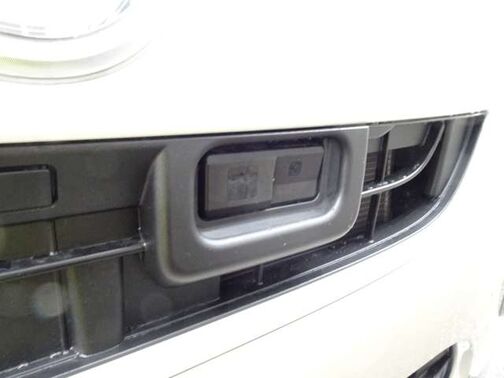 【スマートアシスト】前方の車両や歩行者と衝突する可能性がある場合に作動し、自動的に停止又は減速することにより衝突回避や衝突被害の軽減ができるので安心☆