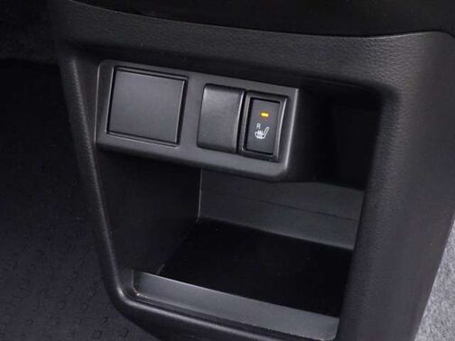【シートヒーター】冬場は暖かくシートを使用できます。ぜひ欲しい装備ですね☆