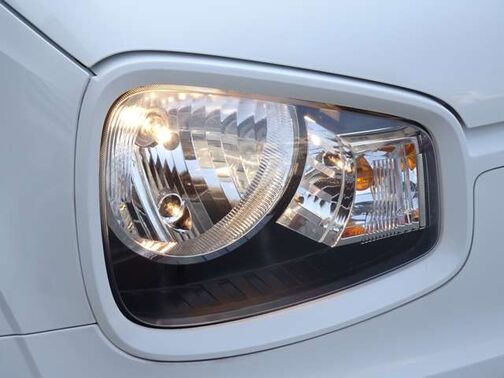 【ハロゲンライト】暗い夜道や視界の悪い日でも快適なドライブが可能！『ＬＥＤ』や『ＨＩＤ』といったさらに明るくスタイリッシュなヘッドライトにもＯＰで変更可能です☆