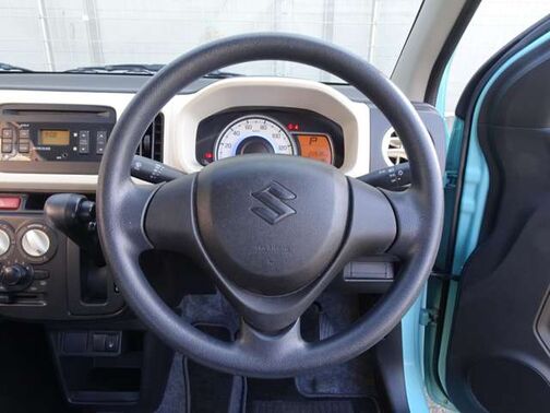 【純正ステアリング】手にしっかり馴染みとても運転しやすいハンドルです♪高級感もにじみ出ております