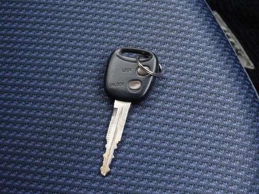 【キーレス】ボタン一つでドアの開閉が可能です！今となっては必須の装備です