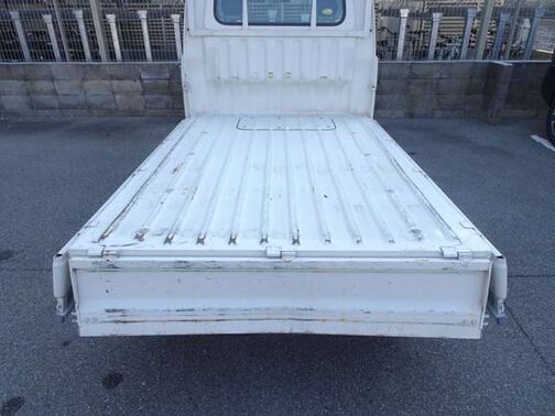 【３方開】荷台は３方に開きますので、荷物の積み下ろしが楽々です