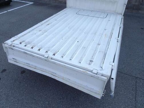 【３方開】荷台は３方に開きますので、荷物の積み下ろしが楽々です