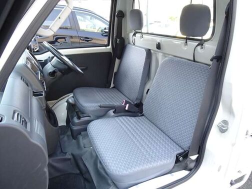 【専用機器を使用しての室内徹底除菌】当店の販売車両は全車、抗菌＆除菌済みです！気持ちよくお乗りいただく為の努力は惜しみません
