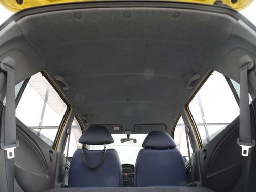 【天井】シミや垂れ、タバコ焦げなどございません。キレイな状態が保たれており、ご納車前にさらに丁寧にクリーニングさせて頂きます