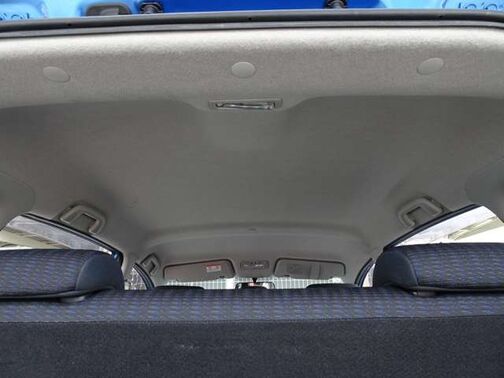 【天井】シミや垂れ、タバコ焦げなどございません。キレイな状態が保たれており、ご納車前にさらに丁寧にクリーニングさせて頂きます