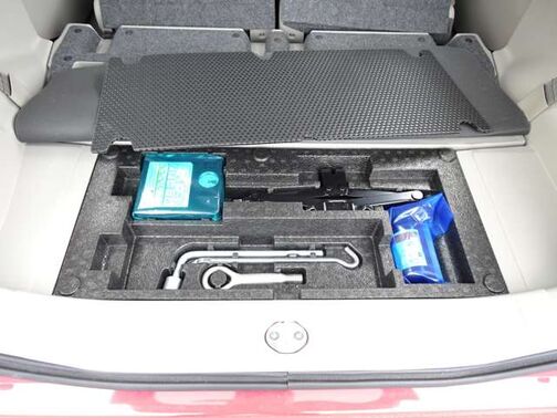 【ラッゲージルーム】トランクはもちろん大容量のスペースを確保☆後部座席をアレンジすると、もっと広く活用できます