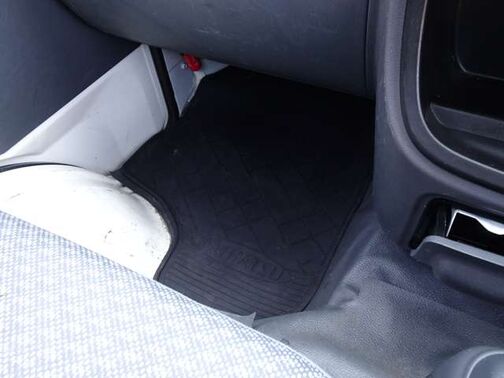 【フロアマット】フロアマットもキレイな状態となっております♪ご納車前にも徹底的に洗浄・掃除した後ご納車させて頂きます