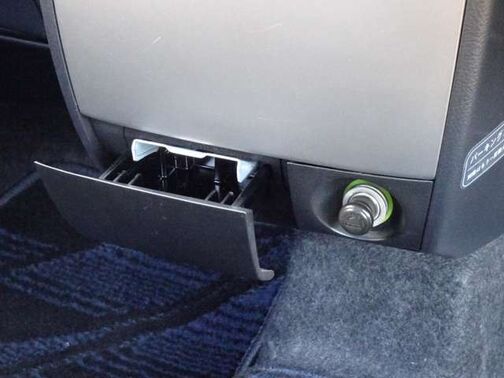 電源ソケットは使いやすい場所に装備されています