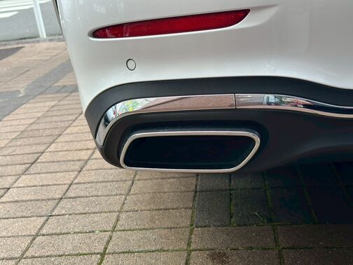 マフラーもシルバーで高級感あり