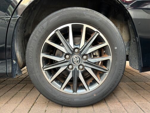 トヨタ純正16インチホイール！