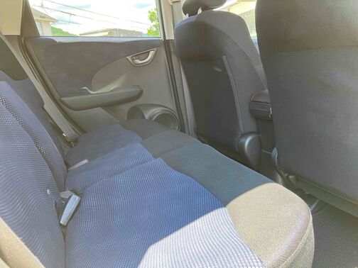 当店のお車をご覧いただきましてありがとうございます。お車についてのご質問やお見積りのご依頼、ご購入にあたってのご相談などお気軽にお問い合わせ下さい！