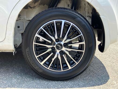 当店のお車をご覧いただきましてありがとうございます。お車についてのご質問やお見積りのご依頼、ご購入にあたってのご相談などお気軽にお問い合わせ下さい！