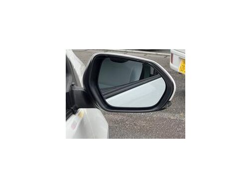 国家認定整備士の点検済み車両です。ここから始まるカーライフは当社にて！維持もオイル交換軽自動車１，２００円普通車１，８００円！その他ご提案も盛りだくさん！０５４－３９５－７５４０まで