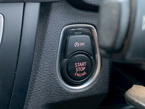 【お車探し】お客様のご要望に応じて、仕入れのプロがお客様と一緒にご希望のお車をお探しさせて頂くサービスをご提供しています。ご遠慮なくお申し出ください。