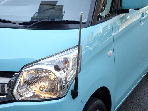 車両左前がわかりやすいコーナーポール装備！安全運転に一役買います♪