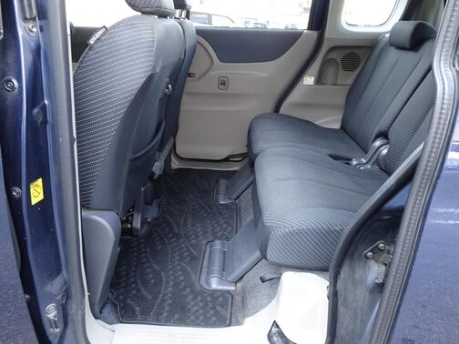 【フロアマット】フロアマットもキレイな状態となっております♪ご納車前にも徹底的に洗浄・掃除した後ご納車させて頂きます