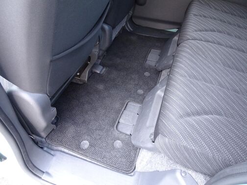 【フロアマット】フロアマットもキレイな状態となっております♪ご納車前にも徹底的に洗浄・掃除した後ご納車させて頂きます