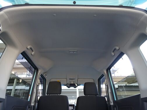 【天井】シミや垂れ、タバコ焦げなどございません。キレイな状態が保たれており、ご納車前にさらに丁寧にクリーニングさせて頂きます♪
