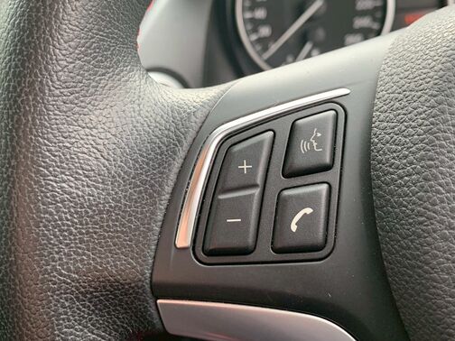 【お車探し】お客様のご要望に応じて、仕入れのプロがお客様と一緒にご希望のお車をお探しさせて頂くサービスをご提供しています。ご遠慮なくお申し出ください。