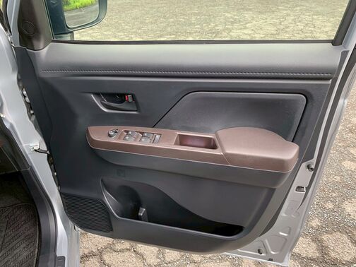 【安心】納車後のトラブルが発生しても、当社独自の保証サービスにご加入頂ければ修理ができるので、安心してお乗りいただくことができます。