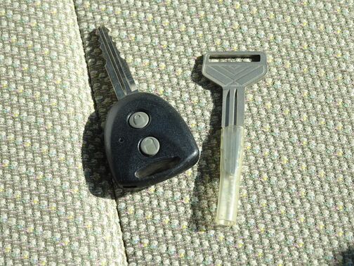 【キーレス】ボタン一つでドアの開閉が可能です！今となっては必須の装備です