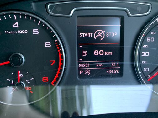 【お車探し】お客様のご要望に応じて、仕入れのプロがお客様と一緒にご希望のお車をお探しさせて頂くサービスをご提供しています。ご遠慮なくお申し出ください。