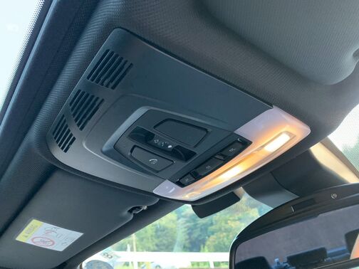 【お車探し】お客様のご要望に応じて、仕入れのプロがお客様と一緒にご希望のお車をお探しさせて頂くサービスをご提供しています。ご遠慮なくお申し出ください。