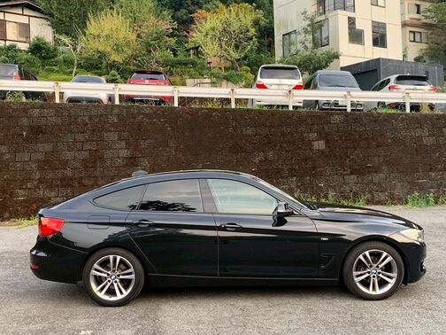 【廃車の無料引取り】当社は他社で購入された場合でも走行不能車や廃車の無料引き取り大歓迎です。「LINEでお問い合わせ」から車検証・車両の写真とご希望金額をお送りください