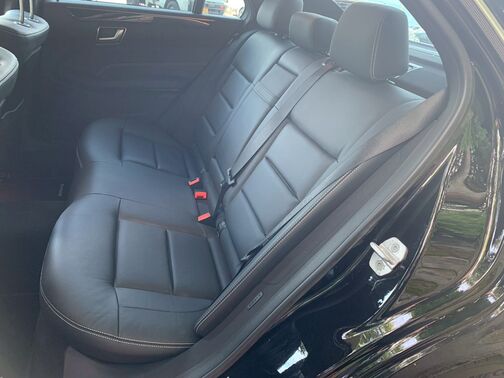 【お車探し】お客様のご要望に応じて、仕入れのプロがお客様と一緒にご希望のお車をお探しさせて頂くサービスをご提供しています。ご遠慮なくお申し出ください。
