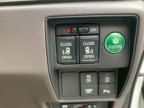 【安心】納車後のトラブルが発生しても、当社独自の保証サービスにご加入頂ければ修理ができるので、安心してお乗りいただくことができます。
