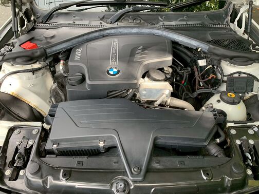 【点検整備】当社の点検整備は消耗品やオイル交換もしています。
点検箇所の写真やコンピューター診断の結果は全て写真を撮って保存してあります。ご安心ください。