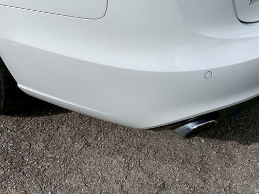 【友達追加の方法②】車両画像の2枚目のQRコードをLINEで読み込んで友達追加できます。