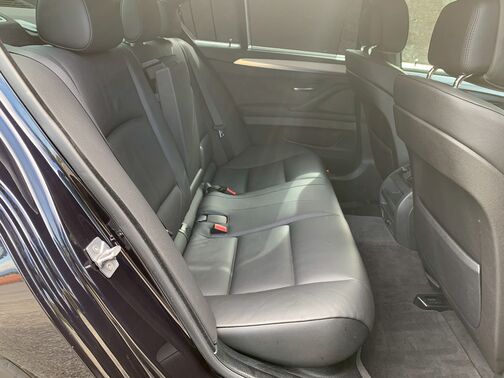 【友達追加の方法①】LINEで「@391tycna」を検索して友達追加できます。