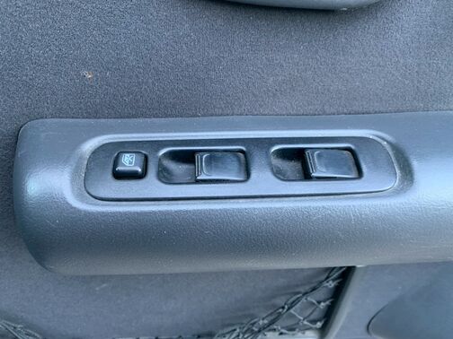 【点検整備】当社の点検整備は消耗品やオイル交換もしています。
点検箇所の写真やコンピューター診断の結果は全て写真を撮って保存してあります。ご安心ください。