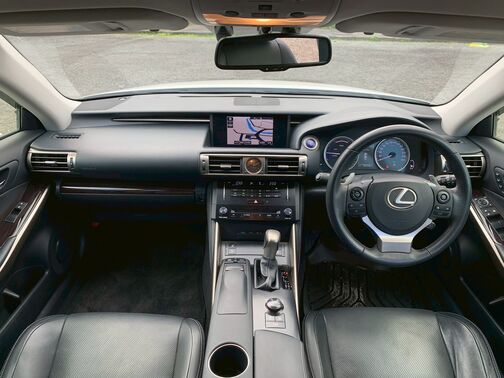 【仮審査】公式LINEにご登録いただきましたら、仮審査の資料をお送りいたします。まずは、LINE ID　@391tycnaを友達追加してください。