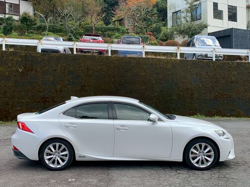 【点検整備】当社の点検整備は消耗品やオイル交換もしています。
点検箇所の写真やコンピューター診断の結果は全て写真を撮って保存してあります。ご安心ください。