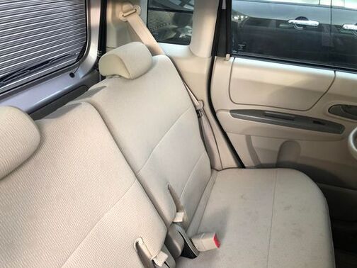 後席シートの状態です。