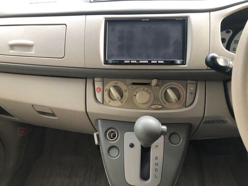 シンプルですっきりしたインパネまわりです♪