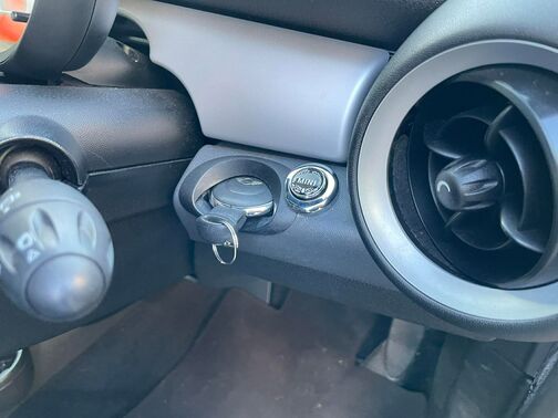 MINIならではのスタートシステム♪デザイン性も魅力です！