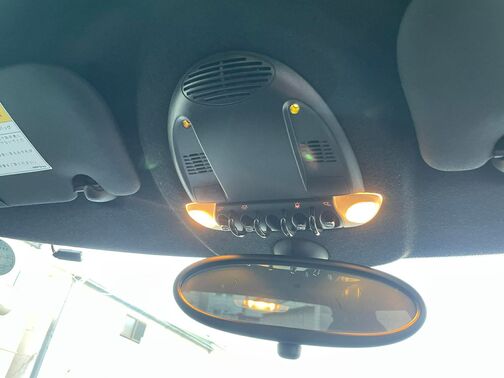 やさしい丸みのあるデザイン♪車内もおしゃれな雰囲気です！