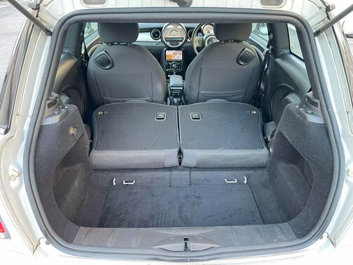 シートを倒せばもっと積めます！