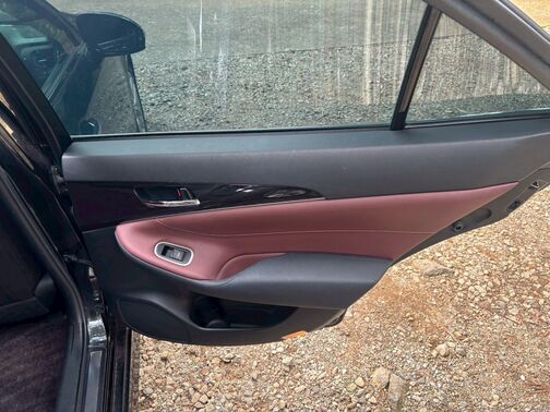 仮審査は公式LINEから簡単にお申し込み頂けます。LINEで上記QRコードを読み込んでお気軽にお申し込みください。LINE ID検索の場合は@567fslwuです。