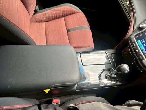 仮審査は公式LINEから簡単にお申し込み頂けます。LINEで上記QRコードを読み込んでお気軽にお申し込みください。LINE ID検索の場合は@567fslwuです。