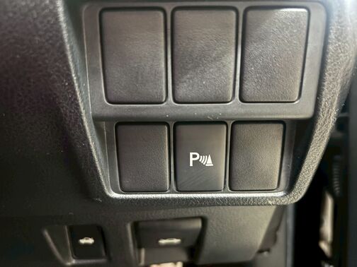 仮審査は公式LINEから簡単にお申し込み頂けます。LINEで上記QRコードを読み込んでお気軽にお申し込みください。LINE ID検索の場合は@567fslwuです。