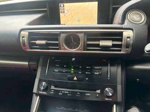 仮審査は公式LINEから簡単にお申し込み頂けます。LINEで上記QRコードを読み込んでお気軽にお申し込みください。LINE ID検索の場合は@567fslwuです。