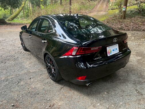 仮審査は公式LINEから簡単にお申し込み頂けます。LINEで上記QRコードを読み込んでお気軽にお申し込みください。LINE ID検索の場合は@567fslwuです。