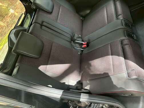 仮審査は公式LINEから簡単にお申し込み頂けます。LINEで上記QRコードを読み込んでお気軽にお申し込みください。LINE ID検索の場合は@567fslwuです。