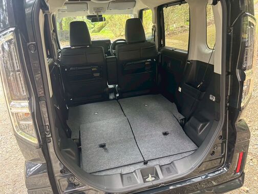 仮審査は公式LINEから簡単にお申し込み頂けます。LINEで上記QRコードを読み込んでお気軽にお申し込みください。LINE ID検索の場合は@567fslwuです。